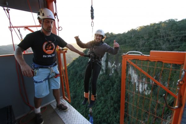 Bento Gonçalves possède un parc aventure avec le plus grand saut à l’élastique du Brésil